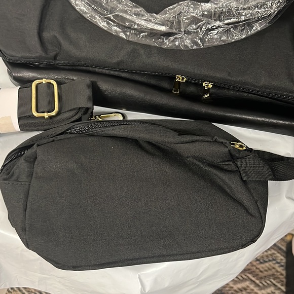 MINKARS Weekender Bag with Shoe Compartment, Personal Item 20 Inch, Black - Picture 9 of 10